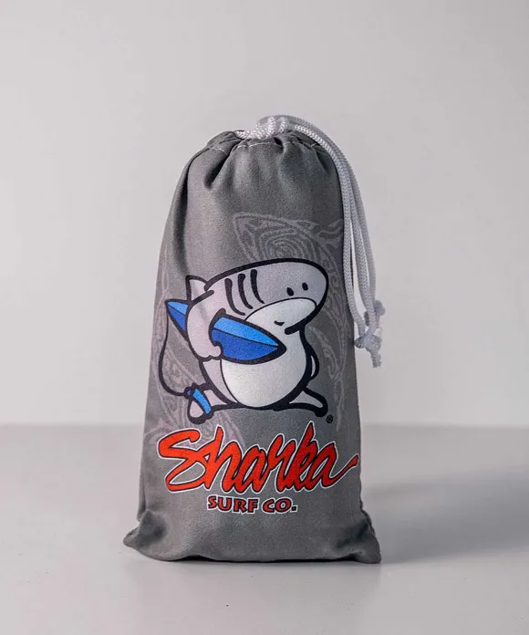 Towels>Crazy Shirts Circling Sharka - Microfiber Beach Towel