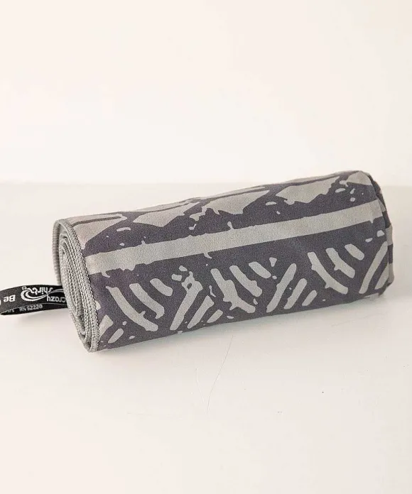 Towels>Crazy Shirts Circling Sharka - Microfiber Beach Towel