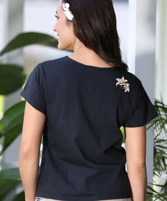 T-Shirts>Crazy Shirts Decorative Lilies - Black Short Sleeve Scoop Neck T-Shirt