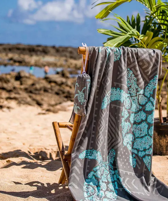 Towels>Crazy Shirts Honu Trio - Microfiber Beach Towel