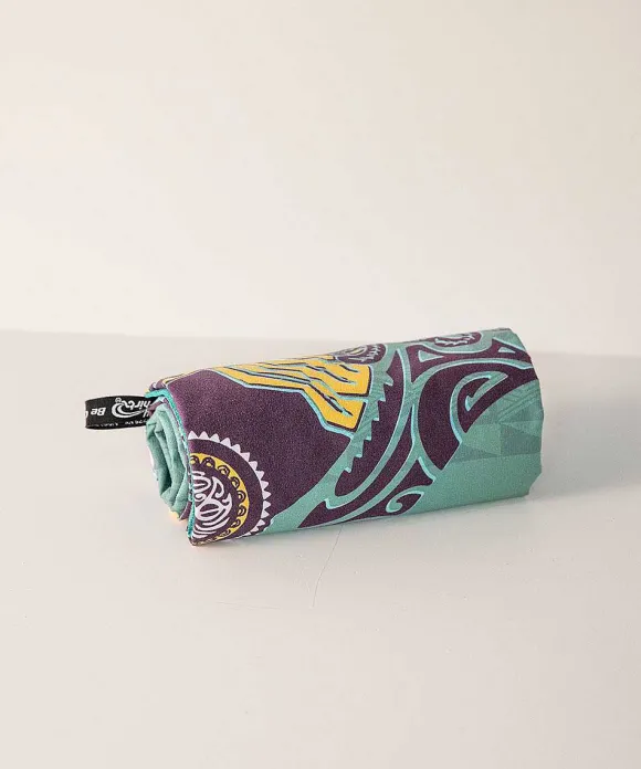 Towels>Crazy Shirts Maui Legend - Microfiber Beach Towel