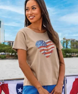 T-Shirts>Crazy Shirts Painted Heart Flag - Kona Coffee Dyed Short Sleeve Scoop Neck T-Shirt