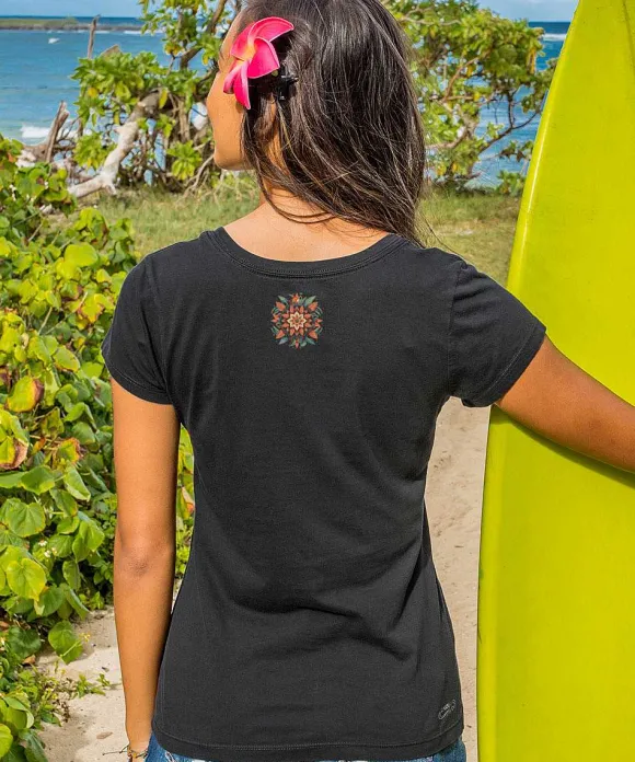 T-Shirts>Crazy Shirts Tribal Flower Quilt - Jet Black Short Sleeve Pima T-Shirt