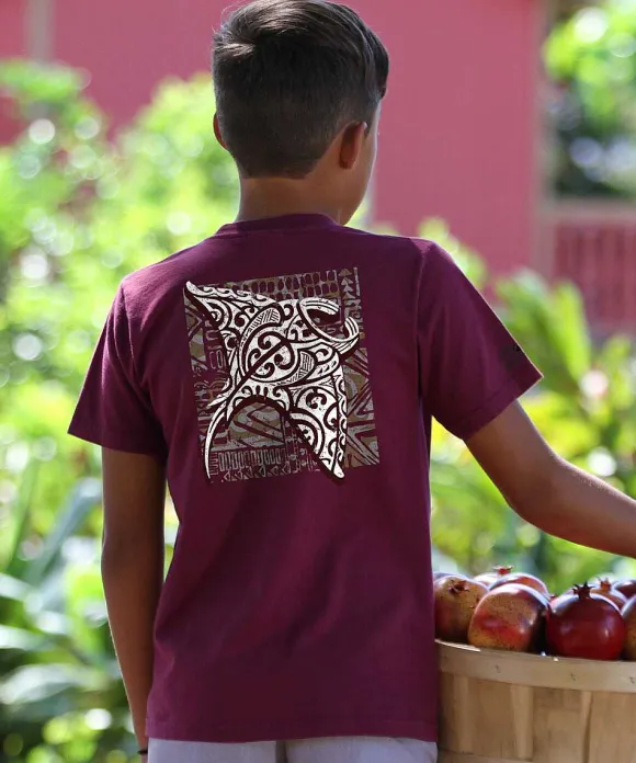 T-Shirts>Crazy Shirts Tribal Manta Block - Fig Dyed Short Sleeve Crewneck T-Shirt